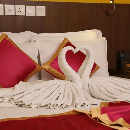 Vivin Luxury Suites Thiruvananthapuram Ngoại thất bức ảnh