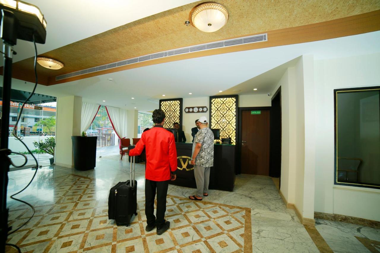 Vivin Luxury Suites Thiruvananthapuram Ngoại thất bức ảnh